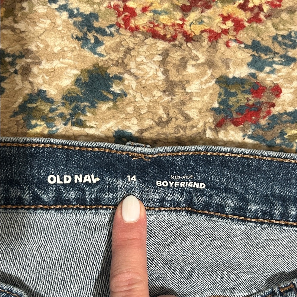 Old Navy Boyfriend Distressed Blue Jeans - Picture 2 of 4